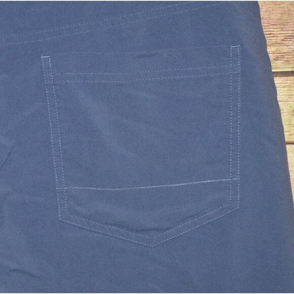 Roundtree & Yorke Performance Blue Knee Length Shorts Size 38 Golfing Stretch - Picture 4 of 6